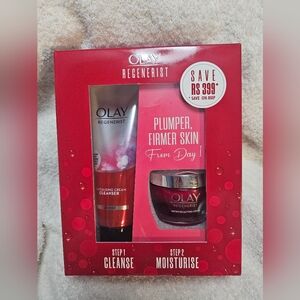 Olay Regenerist Gift Set, Revitalising Cream Cleanser and Micro-Sculpting Cream